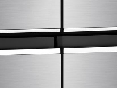 Izbliza snimak kvadratne džepne drške LG frižidera