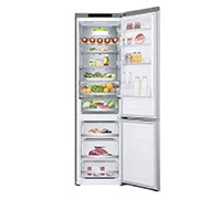 LG Kombinovani frižider sa donjim zamrzivačem, DoorCooling+™ tehnologija, kapacitet 387L, Prednja sva vrata otvorena sa pogledom na hranu, GBV7280CMB, thumbnail 3
