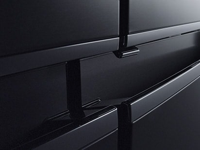 Izbliza snimak kvadratne džepne drške LG frižidera