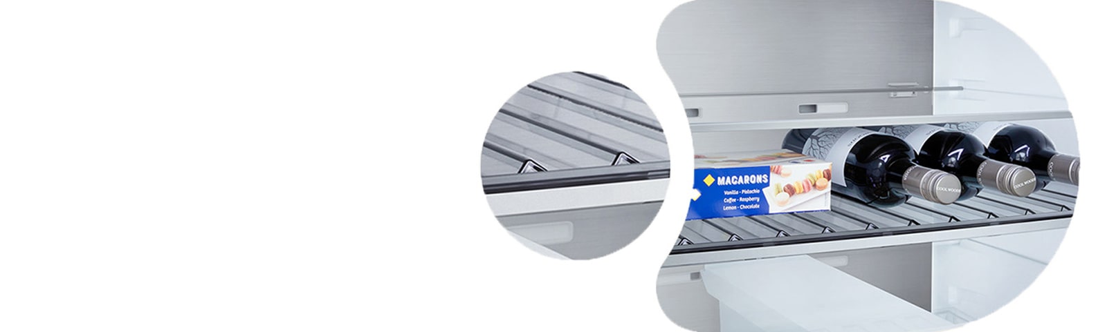 Krupni plan police za vino u LG frižideru sa zamrzivačem dole, sa flašama i makaronima, struktura police je istaknuta kružnim oblikom.