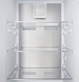 Detaljan prikaz unutrašnjosti ugradnog frižidera sa donjim zamrzivačem LG Metal Fresh.