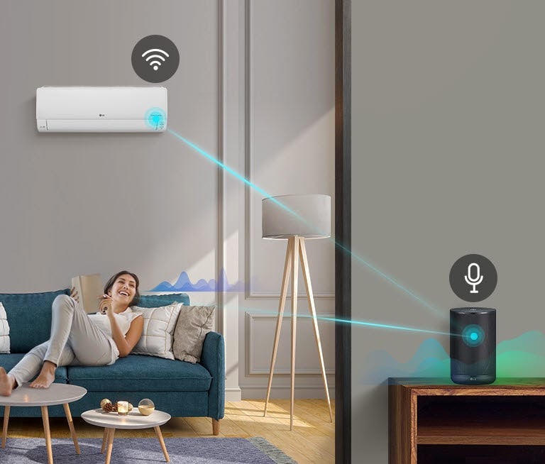 Tri ikonice na vrhu naznačavaju da postoje tri slike u karuselu. Prva ikonica, označena sa „Voice Control”, svetli crveno. Čovek stoji u kuhinji i kuva. Linije zvučnog talasa pojavljuju se pored njega, a zatim se linija pojavljuje iz njega ka AI zvučniku na pultu i ikonica mikrofona se pojavljuje iznad zvučnika. Linije zvučnog talasa pojavljuju se oko zvučnika i linija iz zvučnika ka rerni. Ikonica Wifi pojavljuje se iznad rerne.