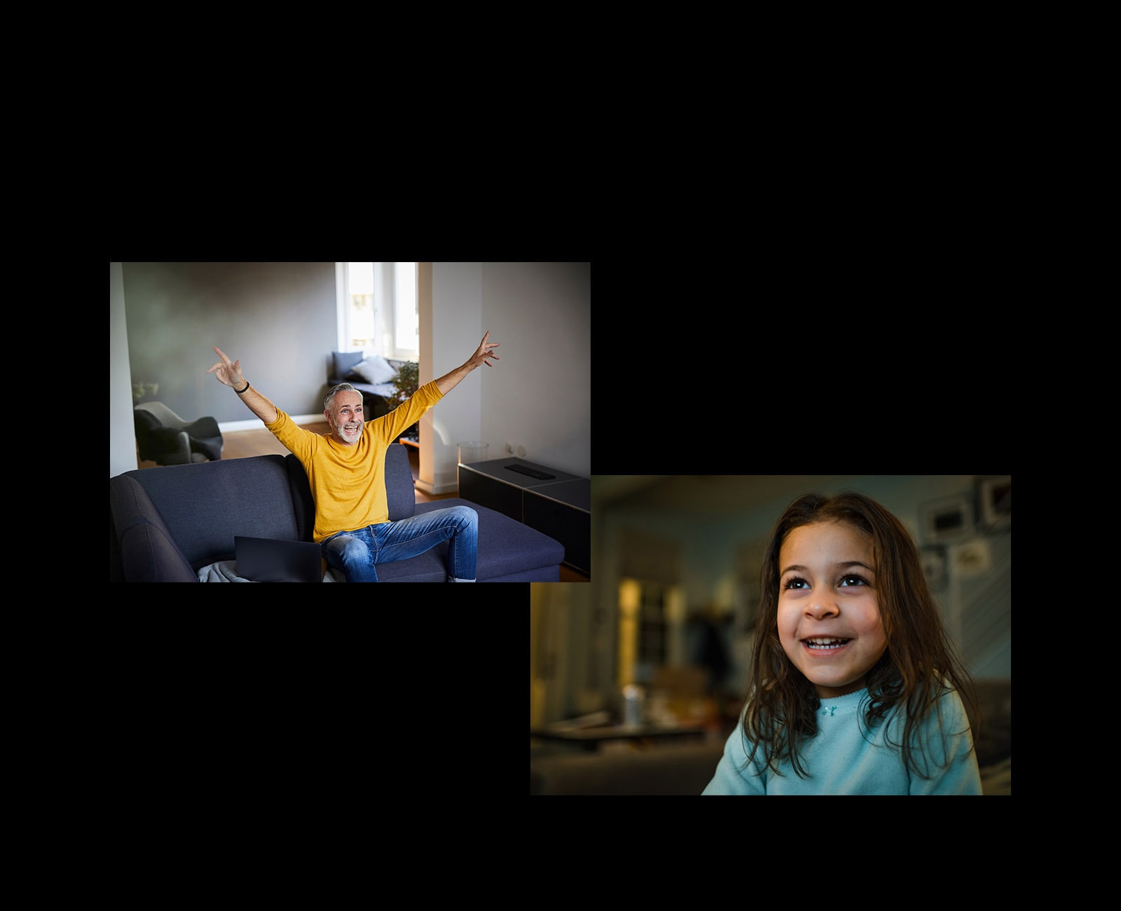 Deka sedi na sofi u dnevnoj sobi i radosno gleda nešto na slici u levom gornjem uglu. Devojčica nešto radosno posmatra.