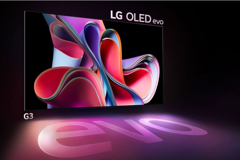 Slika LG OLED G3 na crnoj pozadini prikazuje svetlo ružičasto i ljubičasto apstraktno umetničko delo. Ekran baca šarenoliku senku koja sadrži tekst „evo”.