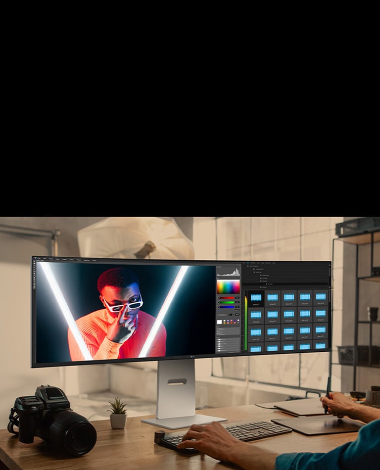 Uređuje se vizuelni sadržaj na LG UltraWide monitoru, prikazana je gradacija boja i oblik rasporeda s visokom rezolucijom.