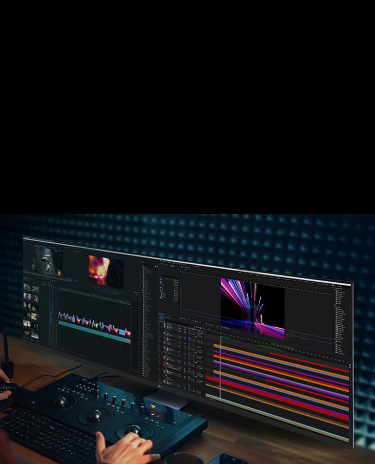 Video-montažer koristi LG UltraWide monitor za rad na celoj vremenskoj osi videa pomoću profesionalnih komandi za uređivanje.