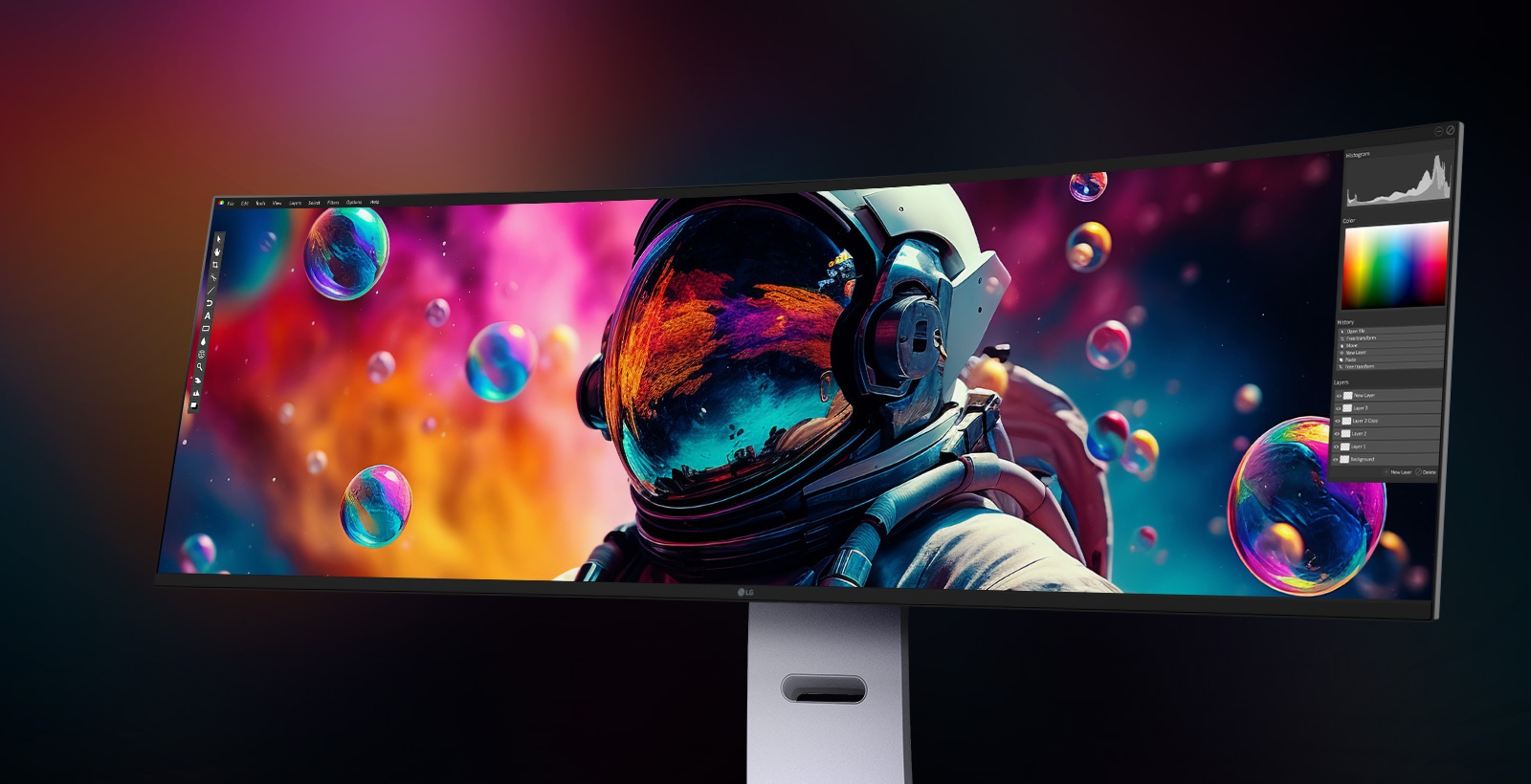 LG UltraWide zakrivljeni monitor sa slikom astronauta u interfejsu za uređivanje slika, koji naglašava boje i rezoluciju.