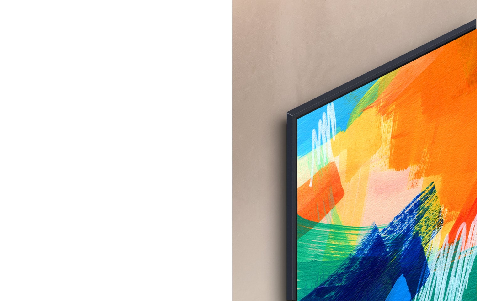 Левый верхний угол телевизора LG TV, на экране которого изображена разноцветная художественная композиция. Телевизор закреплен на стене с едва заметным зазором.