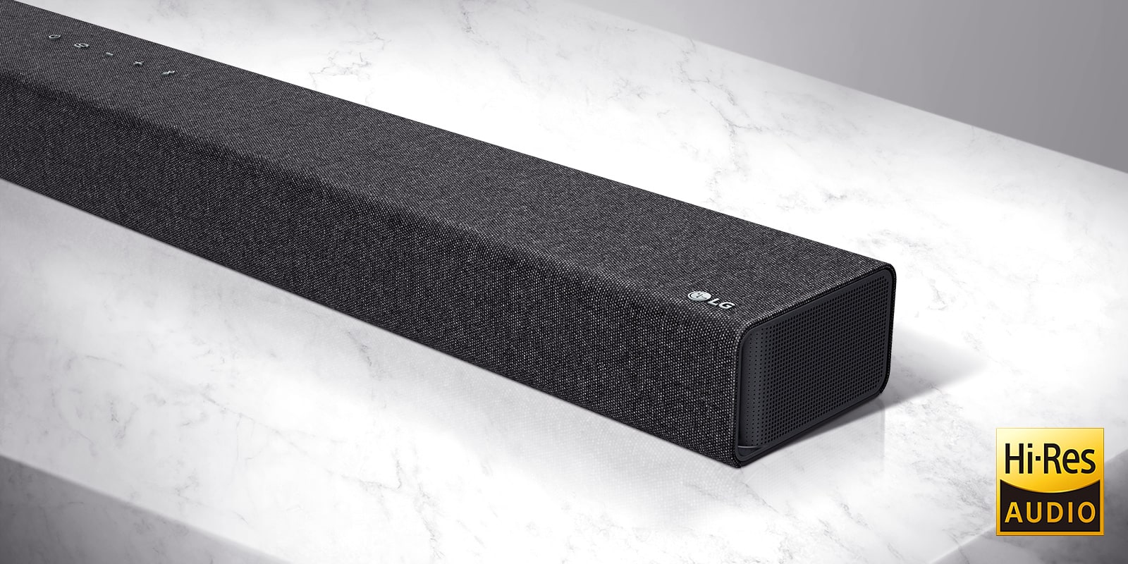 Саундбар LG с логотипом High-Resolution Audio в правом нижнем углу