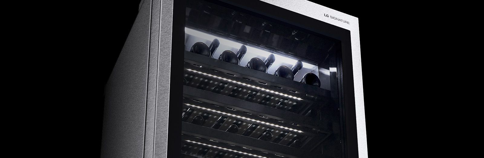 Увеличенное изображение подсветки полки винного шкафа LG SIGNATURE.