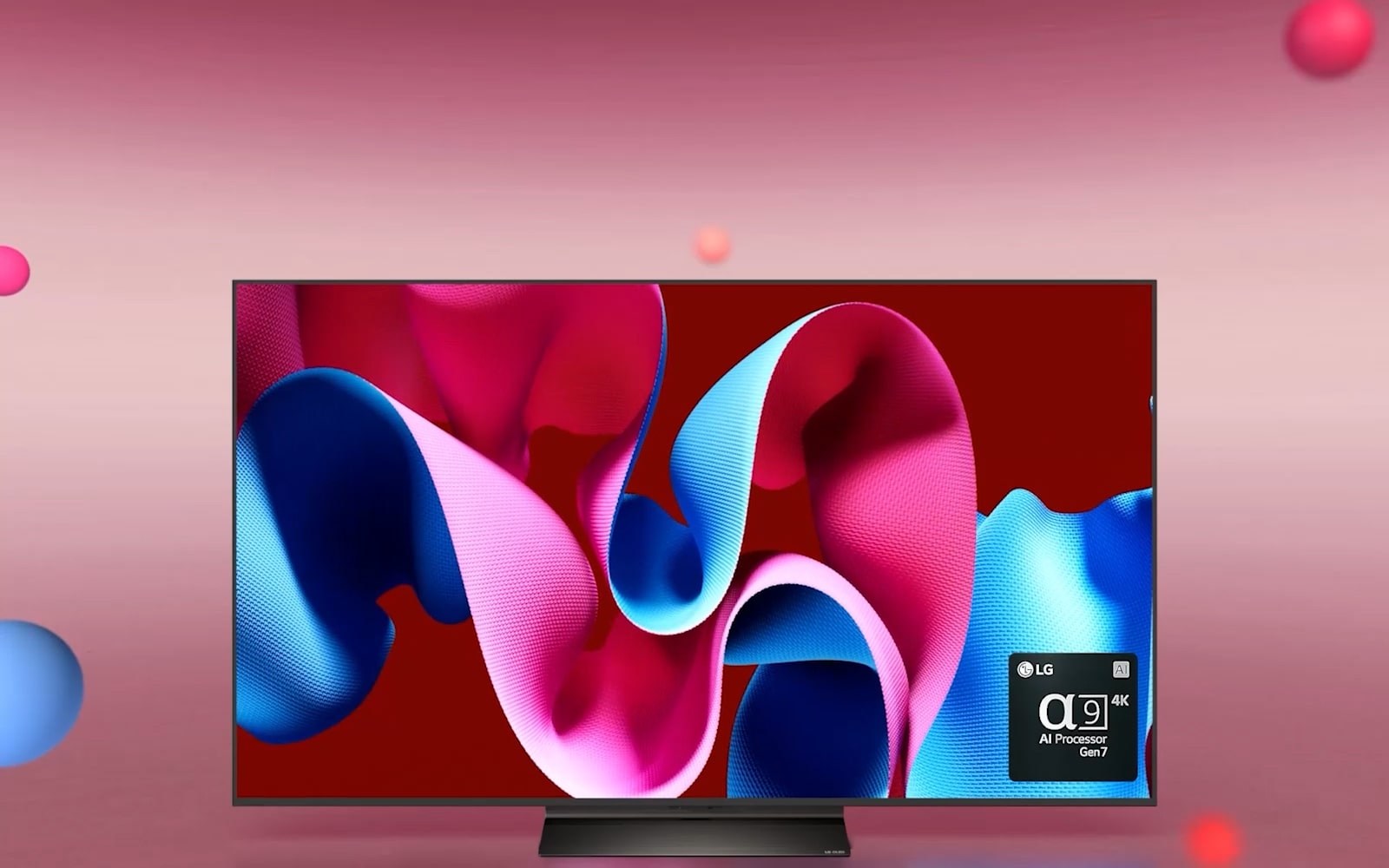 LG OLED C4 повернут на 45 градусов вправо с розово-голубой абстрактной картиной на экране на розовом фоне с 3D-сферами. Телевизор OLED поворачивается лицевой стороной вперед. В правом нижнем углу находится logo ИИ-процессора alpha 9 7-го поколения от компании LG.
