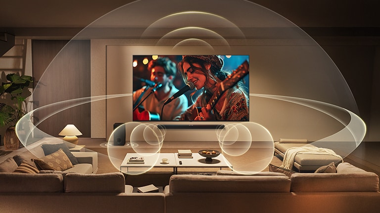 "LG QNED evo AI QNED90 Mini LED с функцией WOW Orchestra показывает музыкантов на экране, а многослойные звуковые волны от телевизора и звуковой панели под ним заполняют гостиную, создавая синхронизированное объемное звучание.	"