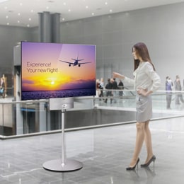 Двусторонние изогнутые дисплеи из панелей