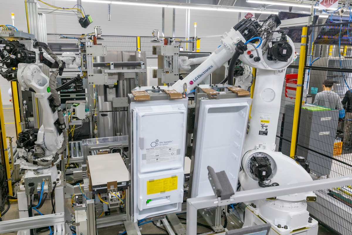 LG Smart Park назван ‘Lighthouse factory’ как лидер в области инновационных производственных технологий.