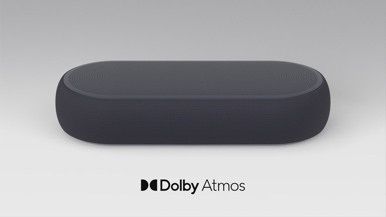 Компактная звуковая панель, расположенная на белом полу, затем показаны звуковые блоки внутри - эффект вибрационной звуковой волны, исходящий от звуковой панели. Сцена меняется, чтобы показать внешний вид звуковой панели, и сцена снова меняется, и звуковая панель размещается в уютной гостиной.Эффект звуковой волны снова выходит из звуковой панели.