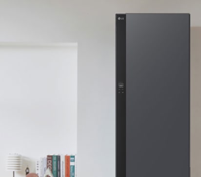 LG Styler в гостиной.