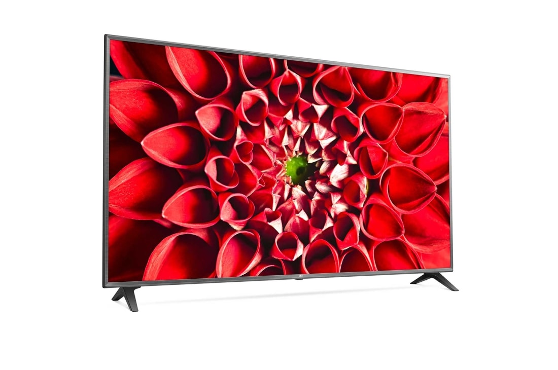 LG UN71 70'' 4K Smart UHD TV, вид сбоку под углом 30 градусов с изображением на экране, 70UN71006LA, thumbnail 6