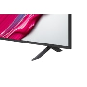 LG Телевизор LG 86QNED80A6A 86'' QNED AI 4K 2025, 		До и после сравнения того, как технология LG 4K Super Upscaling улучшает качество изображения. Две панели с одним и тем же изображением красочной птицы, сидящей на ветке дерева в лесу. Панель справа, 86QNED80A6A, thumbnail 8
