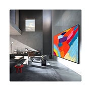 LG 100-дюймовый телевизор Smart&nbsp;TV LG Micro RGB evo AI MRGB96 4K 2026 , LG Micro RGB evo ИИ MRGB95 бесшовно закреплен на стене в просторной комнате в черных тонах, демонстрируя смелое произведение искусства в ярких цветах, которые гармонируют с окружающим интерьером. , 100MRGB96B6, thumbnail 15