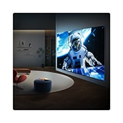 LG 115-дюймовый умный телевизор LG QNED evo AI Mini LED QNED93 4K 2026, Сверхбольшой телевизор LG QNED evo AI QNED90 Mini LED закреплен на стене в современной гостиной, отображая на широком экране крупномасштабную сцену с астронавтом, которая визуально заполняет комнату и создает сильный кинематографический эффект., 115QNED93B6, thumbnail 15