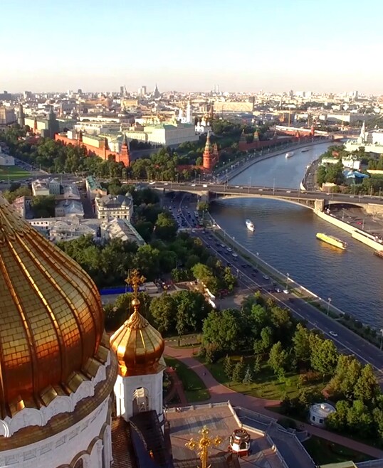 Изображение с панорамным видом Москвы.