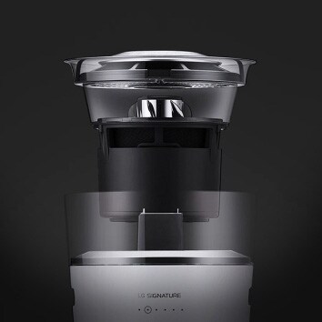 Изображение климатического комплекса LG SIGNATURE со съемным контейнером для воды.