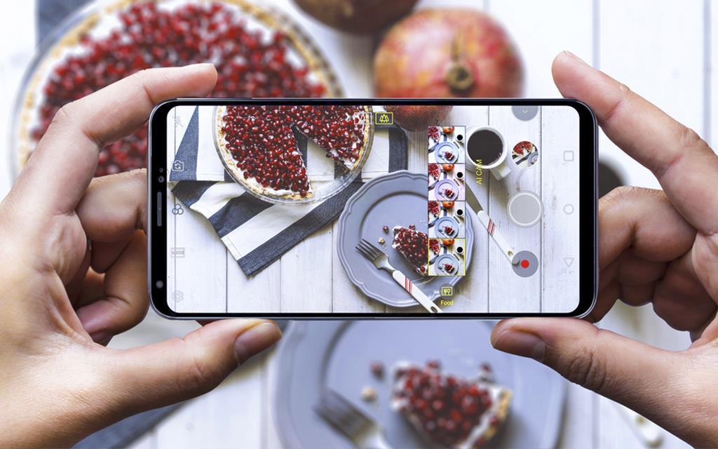 An image of lg v30 demonstrating its new ai cam function. Enabled by android 8.0 oreo software update.