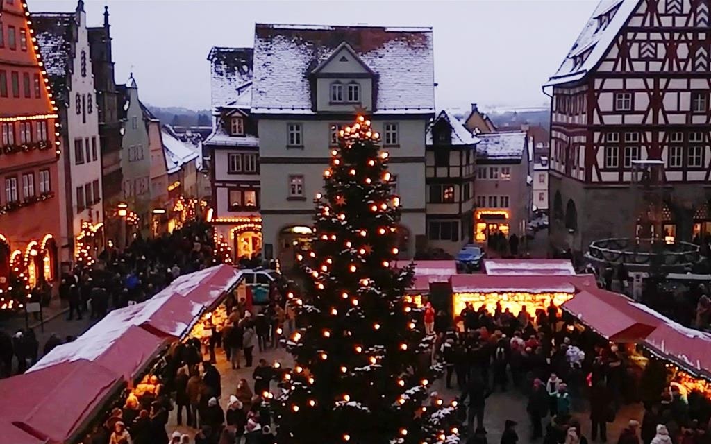 The town square in Rothenburg ob der Tauber, which hosts the Christmas market.