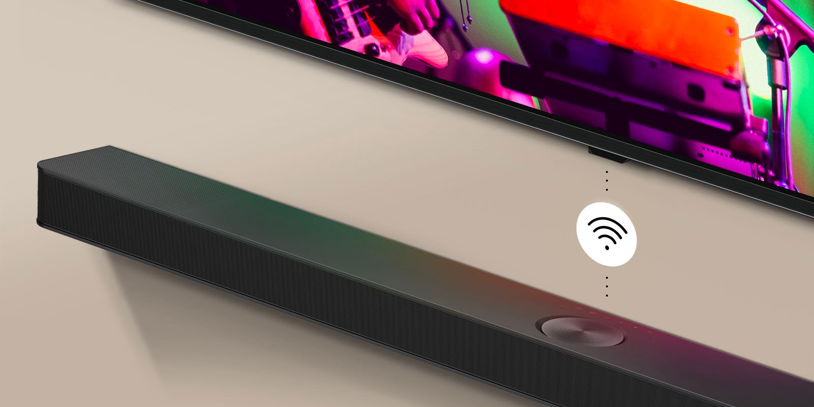LG TV a LG soundbar namontované na stene s bielym grafickým symbolom Wi-Fi uprostred.