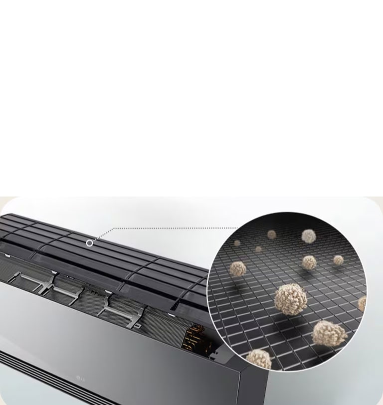 Klimatizácia LG s otvoreným panelom znázorňujúcim predfilter zachytávajúci prachové častice pri pohľade zblízka.