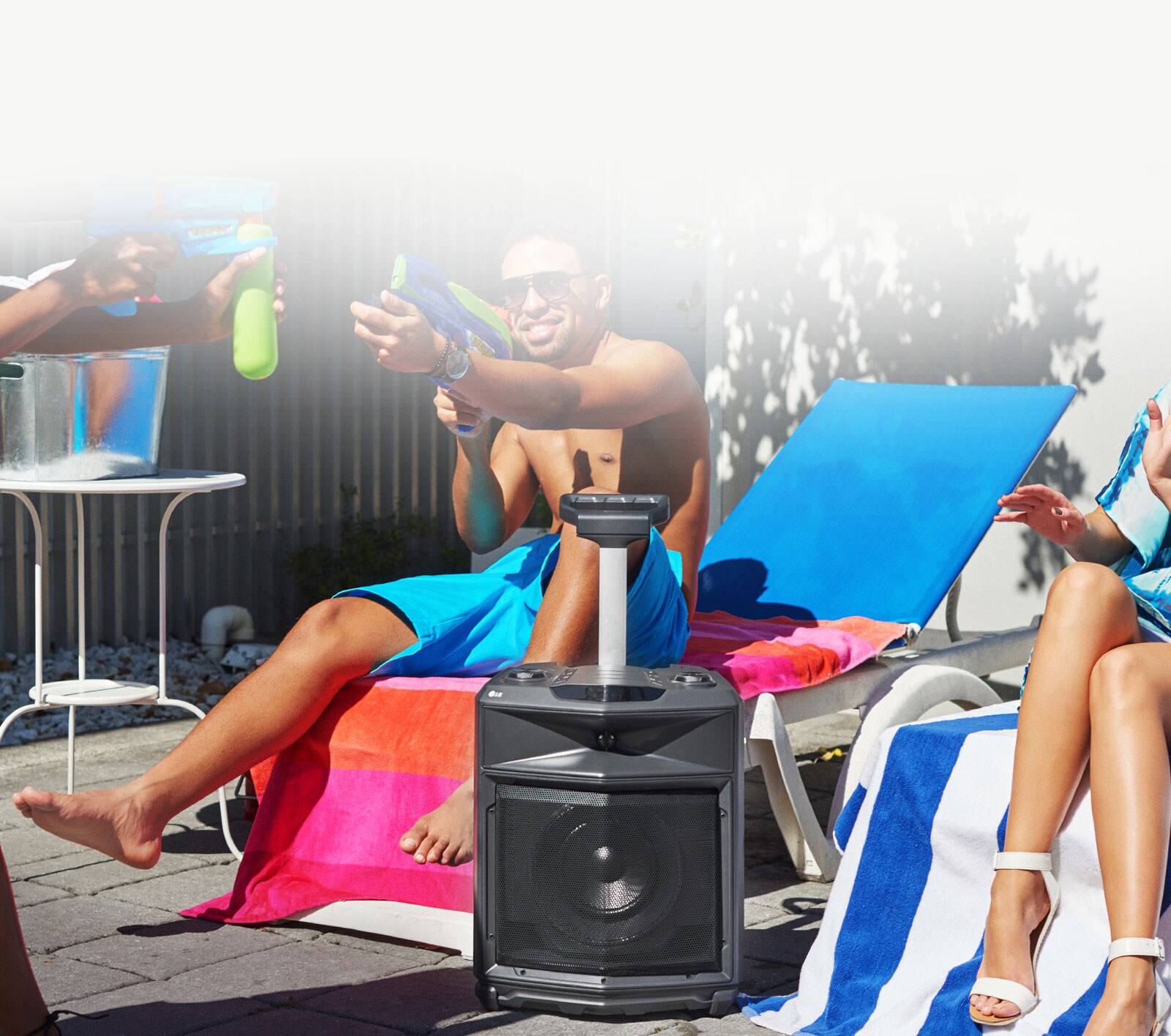 IPX4 – odolný voči postriekaniu vodou<br>3