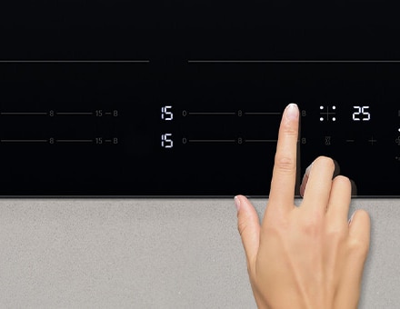 Tento obrázok sa dotýka ovládacieho panela indukčnej varnej dosky.