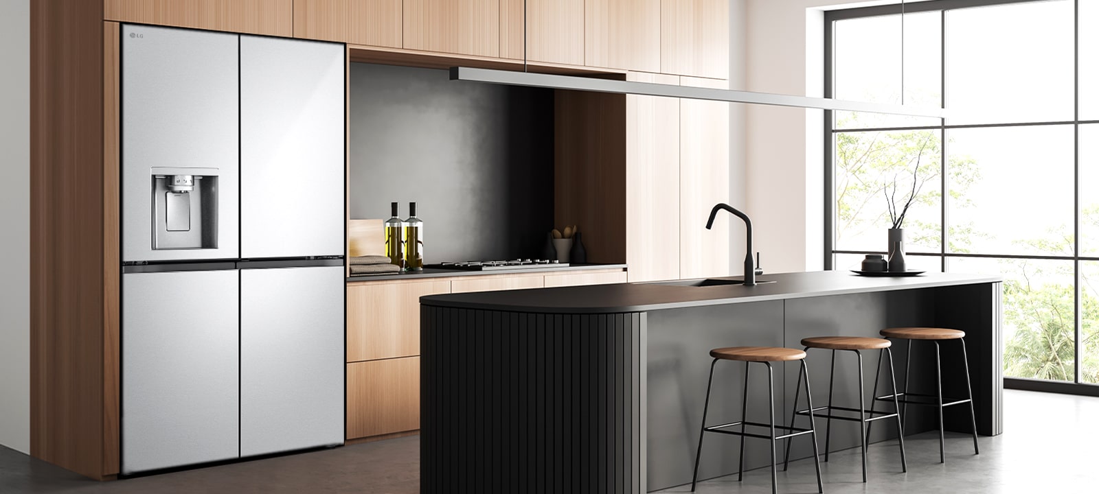 Moderný interiér kuchyne s chladničkou.