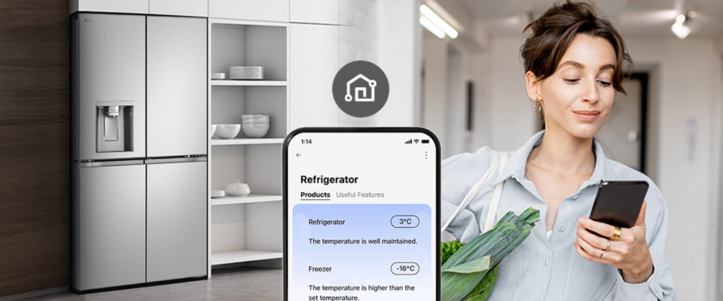 Obrázok vpravo ukazuje ženu s nákupným košíkom, ktorá sa pozerá na svoj mobilný telefón. Obrázok vľavo ukazuje predný pohľad na chladničku. Uprostred obrázkov je ikona znázorňujúca pripojenie medzi telefónom a chladničkou.