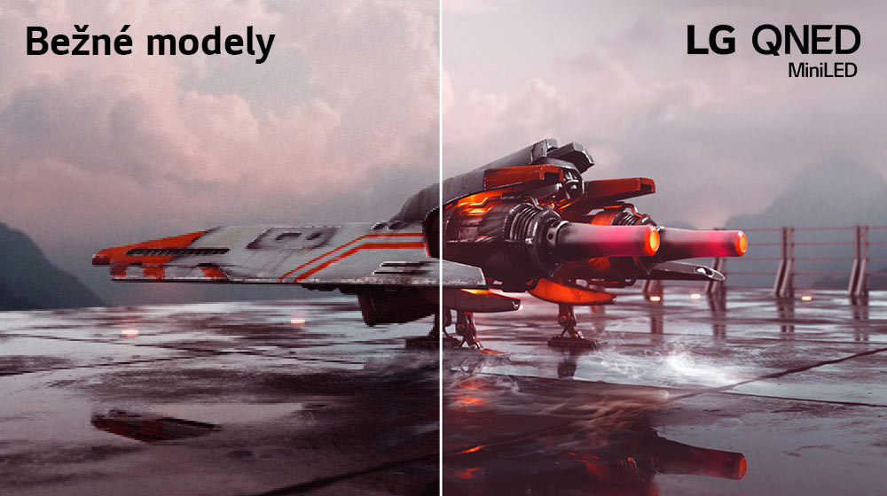 Na obrázku je červené bojové lietadlo a je rozdelený na dve časti. Ľavá polovica obrázka vyzerá menej farebná a o niečo tmavšia, zatiaľ čo pravá polovica je jasnejšia a pestrofarebnejšia. V ľavom hornom rohu obrázka sa nachádza text Bežná technológia a v pravom hornom rohu logo LG QNED.