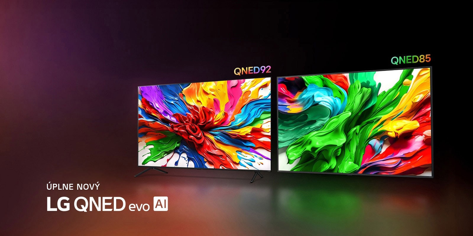 Televízory LG QNED92 a LG QNED85 sú vedľa seba. Farebná predloha, ktorá zvýrazňuje novú technológiu na reprodukciu živých a žiarivých farieb televízorov LG QNED, je na ich obrazovkách. Je tiež prítomné ÚPLNE NOVÉ logo LG QNED evo AI.