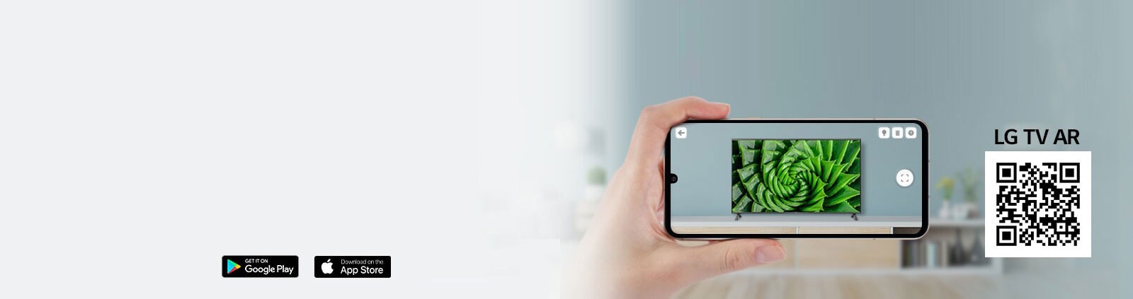 Osoba používajúca aplikáciu LG TV AR na telefóne a QR kód, ktorý odkazuje na LG TV AR (http://www.lgtvism.com/lgtvar)