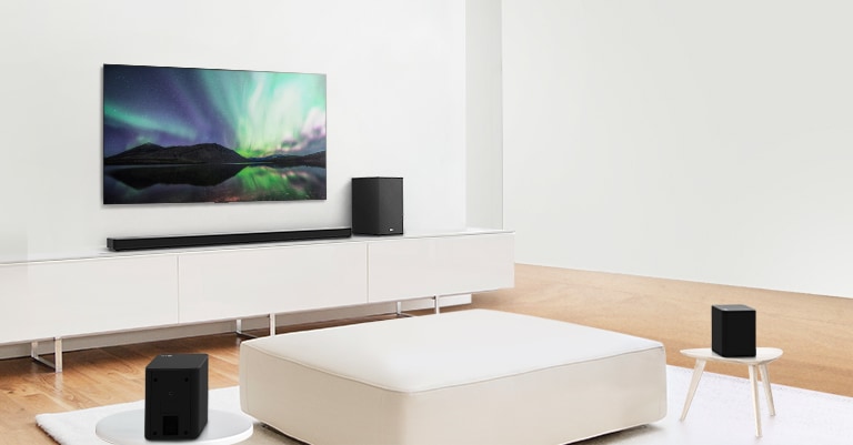Videoukážka znázorňujúca LG Sound Bar v bielej obývačke s konfiguráciou kanálov 7.1.2.