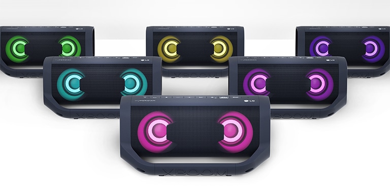 Na bielom pozadí je zobrazených päť reproduktorov LG XBOOM Go s rôznymi farbami osvetlenia.