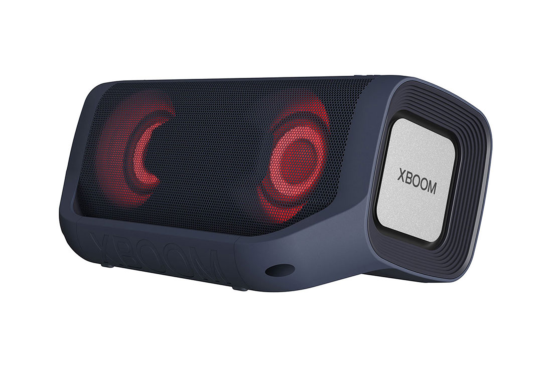 LG PN5 Audio systém, Diagonálny pohľad na pravú stranu reproduktora LG XBOOM Go so zeleným osvetlením natočenú dopredu., PN5, thumbnail 14