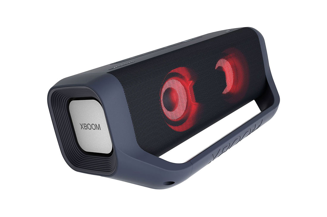 LG PN7 Audio systém, Pohľad zľava z uhla 30 stupňov na LG XBOOM Go s červeným osvetlením., PN7, thumbnail 6