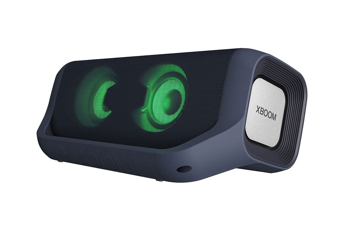 LG PN7 Audio systém, Diagonálny pohľad na pravú stranu reproduktora LG XBOOM Go so zeleným osvetlením natočenú dopredu., PN7, thumbnail 14