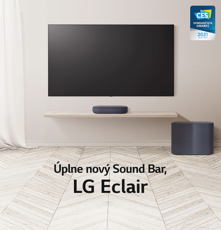 Kópia nápisu „Like Nothing You've Ever Seen“ napísaná na čiernej obrazovke. Kópia zmizne a zobrazí sa Sound Bar a TV na drevenej podlahe, pričom vľavo veje záclona. Logo CES INNOVATION AWARDS v pravom rohu.