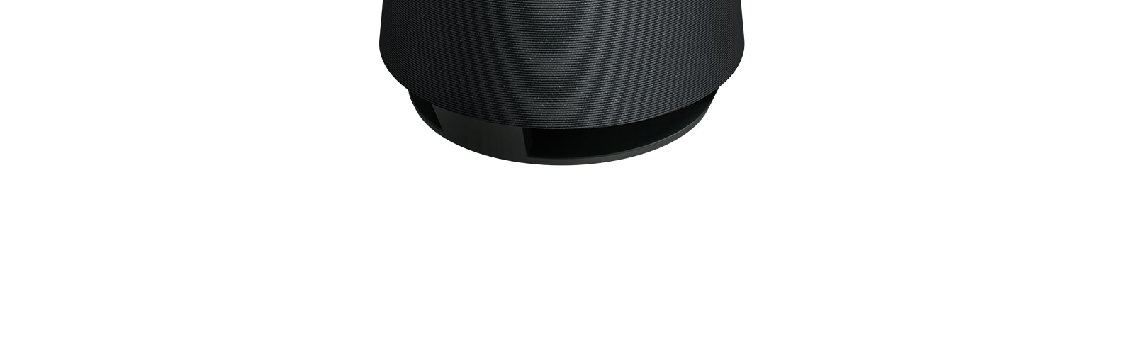 Obrázok zobrazujúci basový kanál v spodnej časti reproduktora XBOOM 360.