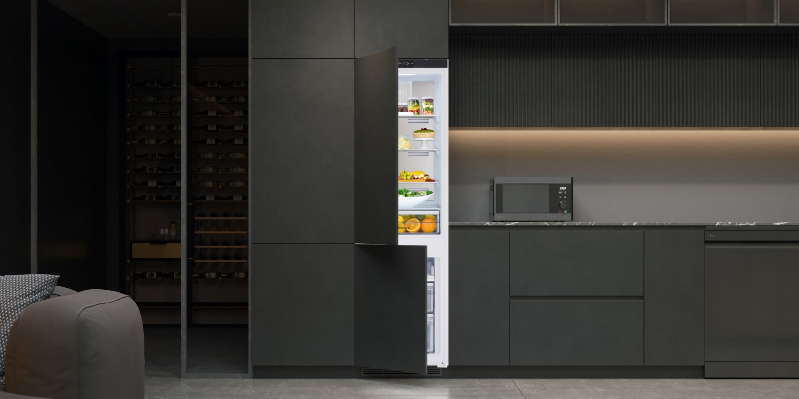 Predstavenie vstavanej chladničky s mrazničkou dole LG v modernej kuchyni.