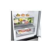 LG 344L DoorCooling+™ Kombinovaná chladnička, Strieborná, Drawer with food, GBV3100APY, thumbnail 4