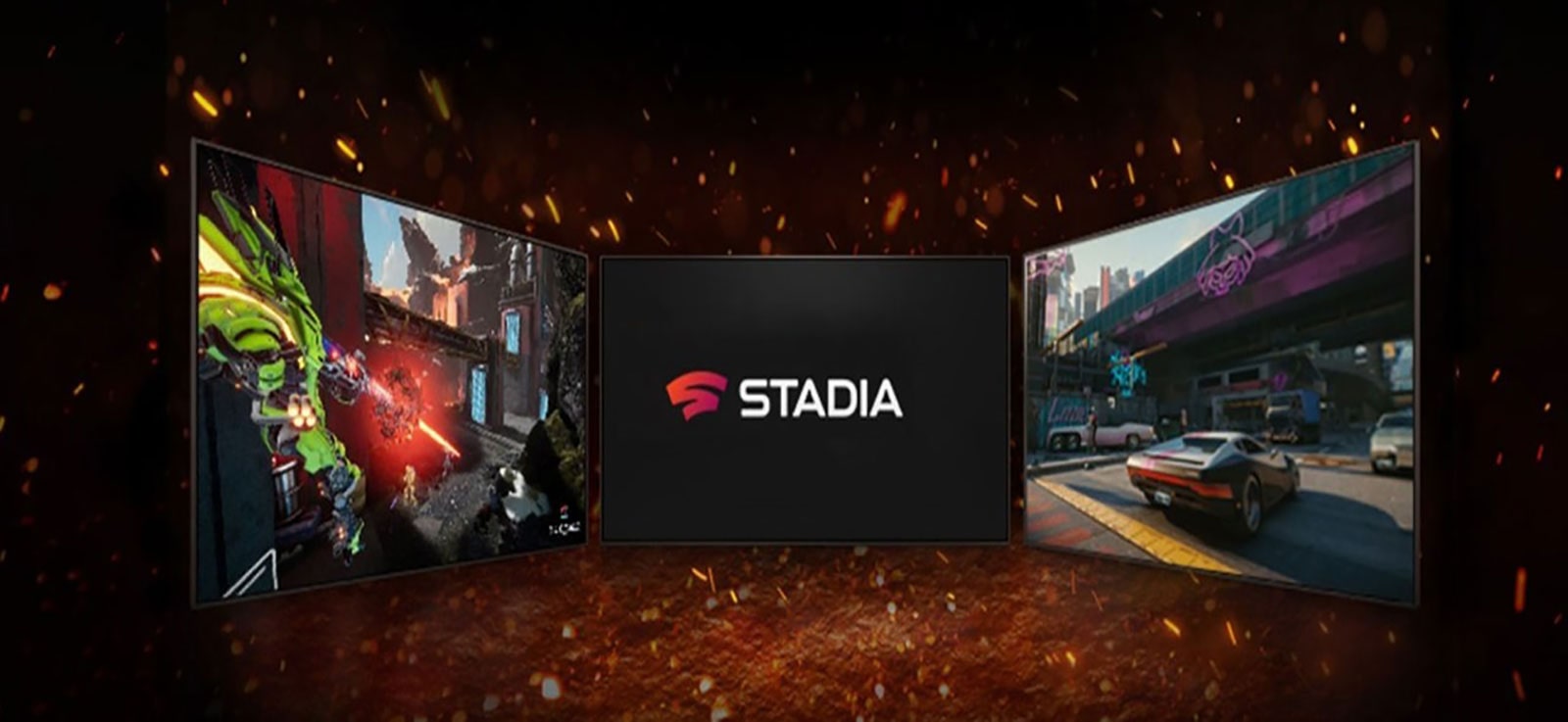 Zobrazujú sa tri televízory – televízor v strede je otočený dopredu a na obrazovke sa zobrazujú logá NVIDIA GEFORCE NOW a Stadia. Televízor na ľavej strane zobrazuje hru Splitgate a televízor na pravej strane zobrazuje hru Cyberpunk 2077.