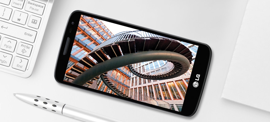 4,7 " QHD IPS DISPLEJ