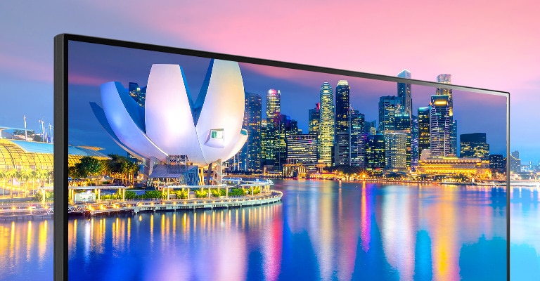 Displej IPS s&nbsp;99% pokrytím priestoru farieb sRGB (typ.): Realistické farby a&nbsp;široký pozorovací uhol