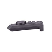 LG 48-palcový herný monitor OLED UltraGear™ s&nbsp;rozlíšením UHD 4K, pohľad zboku na diaľkový ovládač, 48GQ900-B, thumbnail 15